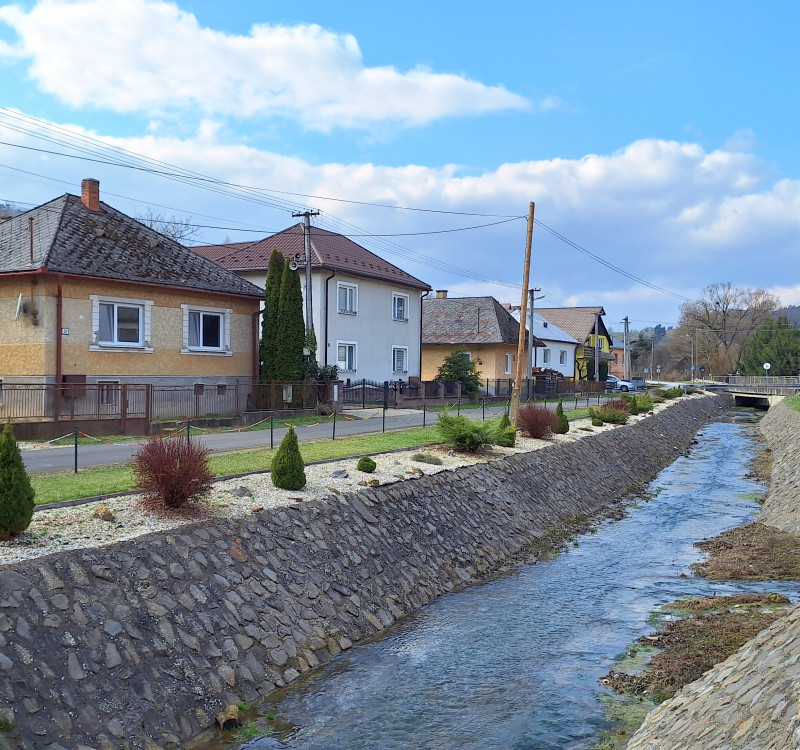 VÝRAZNE ZNÍŽENÁ CENA - NA PREDAJ: Rodinný dom v obci Brestov