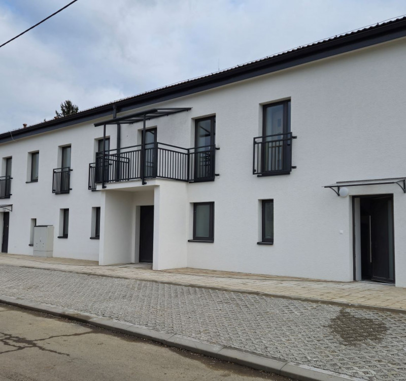 PREDAJ MODERNE ZREKONŠTRUOVANÝCH BYTOV V STRÁŽSKOM (BYT G)