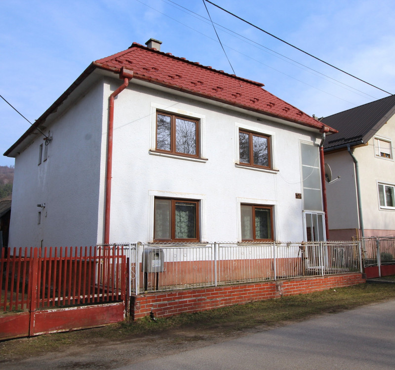 Na predaj rodinný dom na krásnom pozemku v obci Kamienka (Humenné), exkluzívna ponuka!