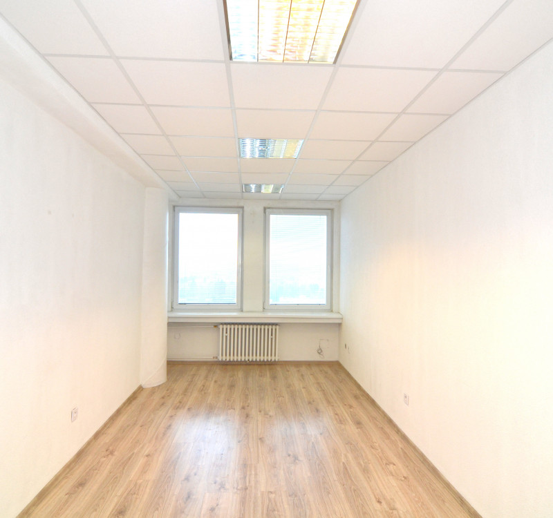 NA PRENÁJOM kancelárie v centre mesta – 17,5 m² BEZ DEPOZITU