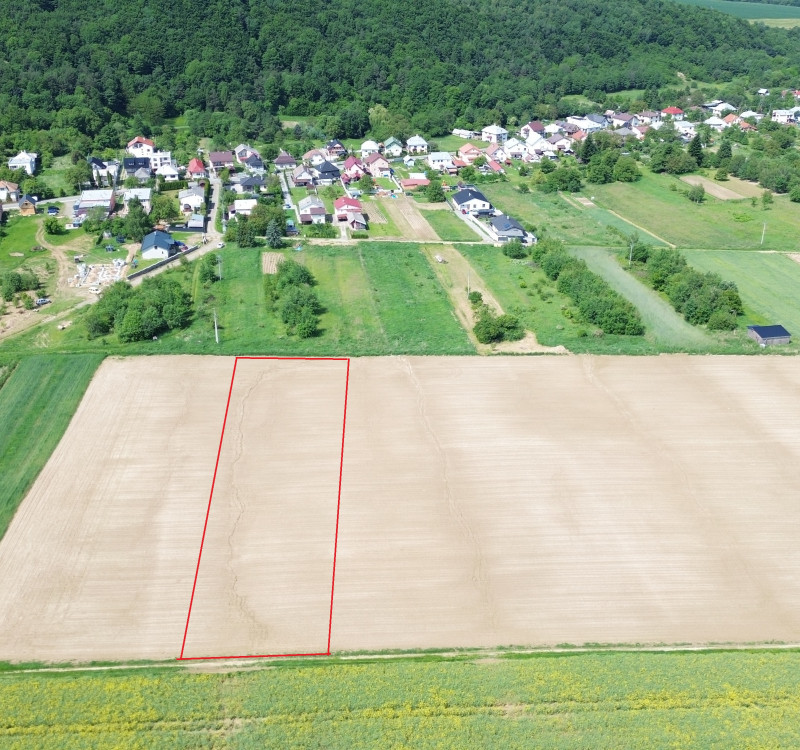 NA PREDAJ INVESTIČNÝ POZEMOK V OBCI ZEMPLÍNSKE HÁMRE 3114 m²
