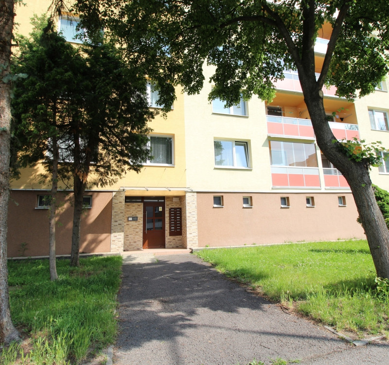 Na predaj veľký 3 izbový byt na Mierovej ulici v meste Humenné