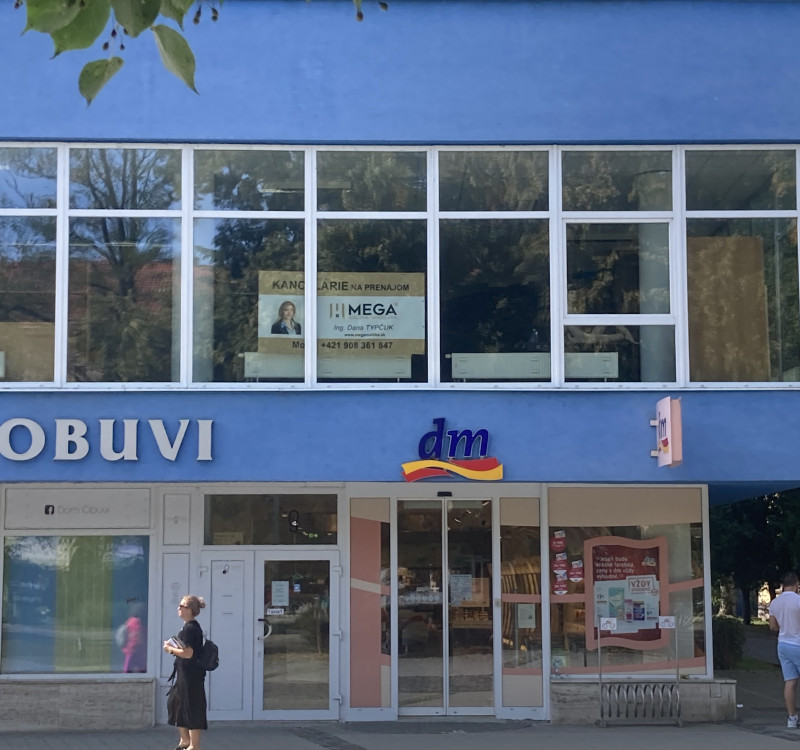Na prenájom 2 exkluzívne kancelárie na námestí v
