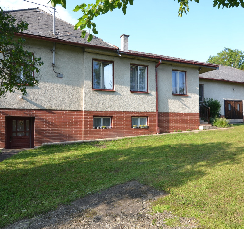 Znížená cena! Na predaj dom v krásnom prostredí obce Vyšné Ladičkovce, exkluzívna ponuka.