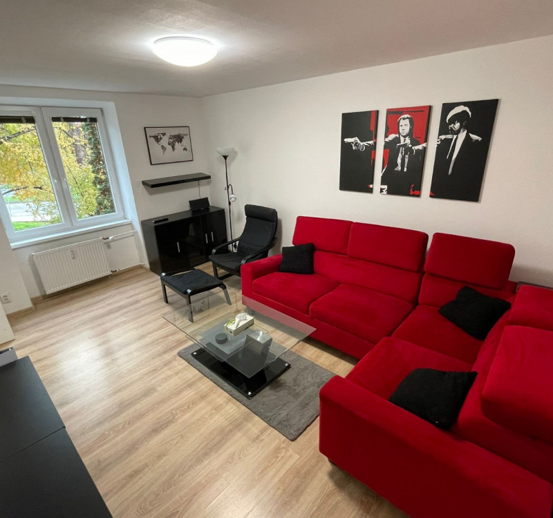REZERVOVANÝ Na predaj - 2izbový byt, prerobený, zariadený, Vihorlatská ul., mesto Humenné