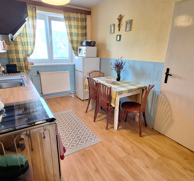 EXKLUZÍVNE 4i byt s garážou a záhradou v Snine – „3 v 1“ T52