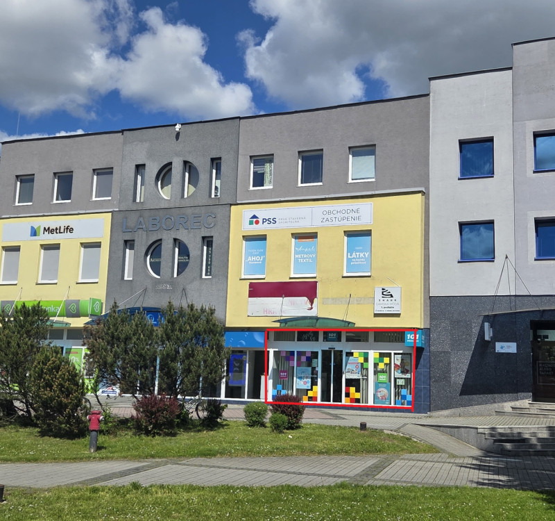 NA PRENÁJOM LUKRATÍVNY PRIESTOR NA NÁMESTÍ v meste Humenné