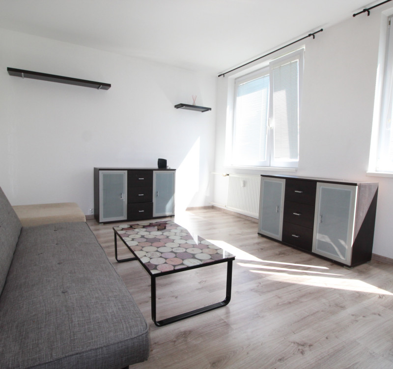 NA PRENÁJOM 1,5-IZB. BYT V MESTE HUMENNÉ