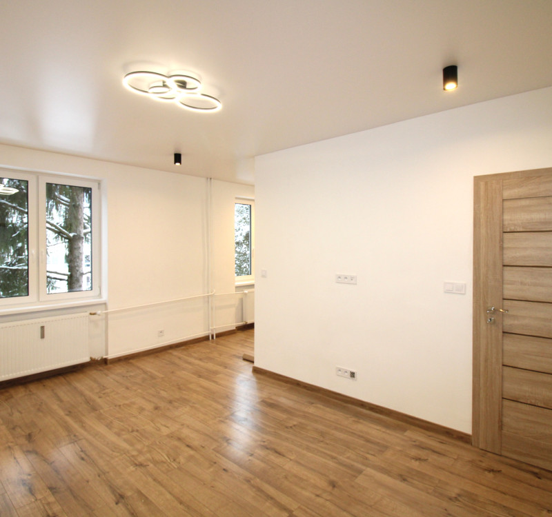 REZERVOVANÝ 2-IZB. BYT PO NADŠTANDARDNEJ REKONŠTRUKCII HUMENNÉ