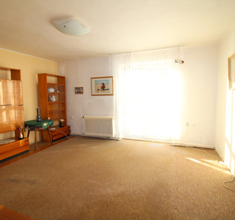 Na predaj - 3izbový byt s pozemkom a garážou v meste Humenné