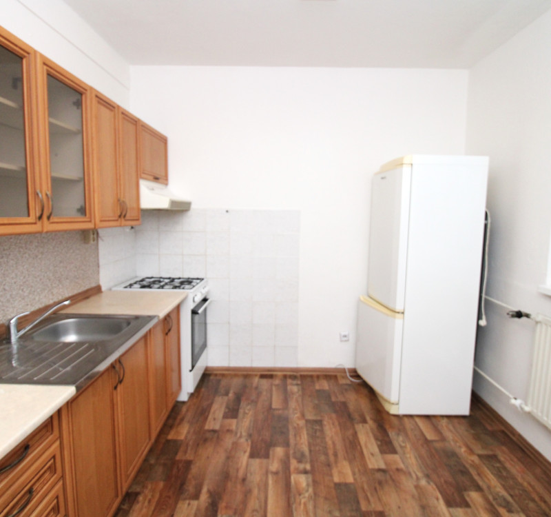 REZERVOVANÝ PRIESTRANNÝ 3-IZBOVÝ BYT S LOGGIOU - HUMENNÉ