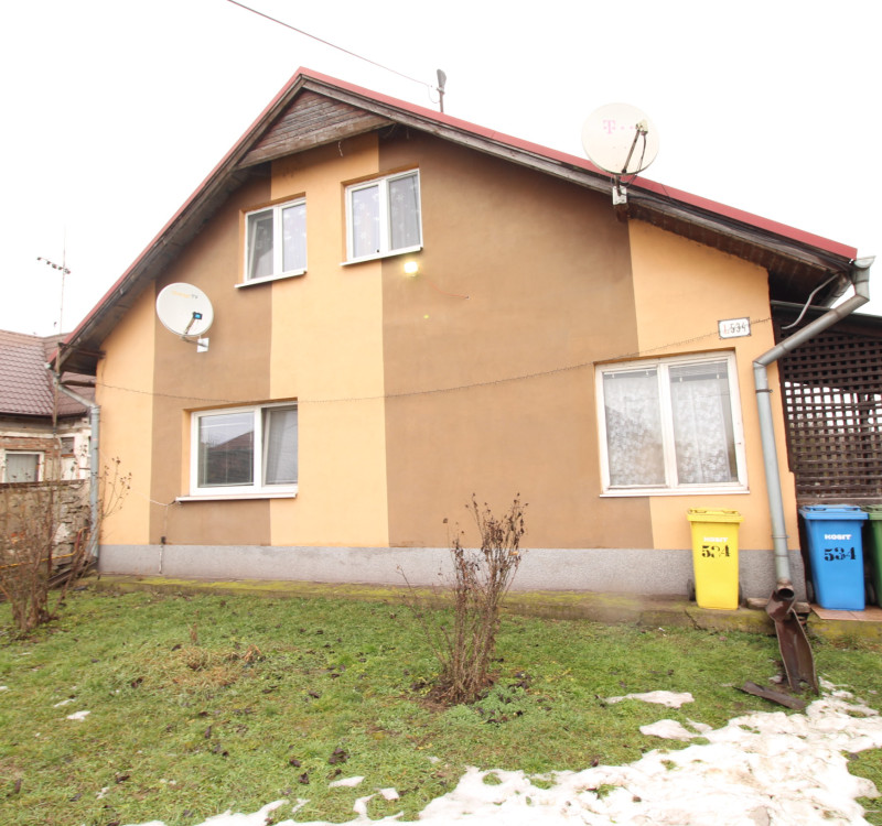 NA PREDAJ: 2-gen. Rodinný dom (2 bytové jednotky), Veľká Ida