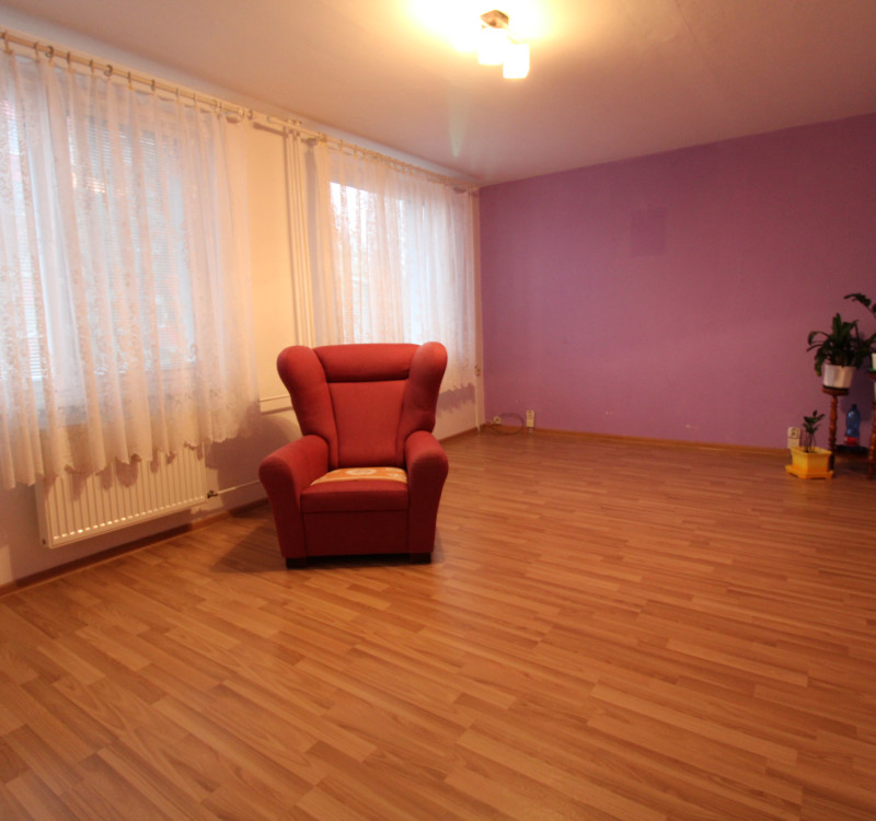 NOVINKA - 3 izbový byt v pôvodnom stave, blízko centra mesta Humenné