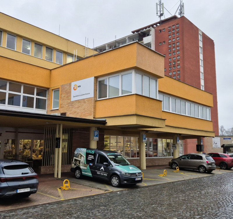 PRENÁJOM obchodných priestorov (36 m2) v CENTRE MESTA HUMENNÉ