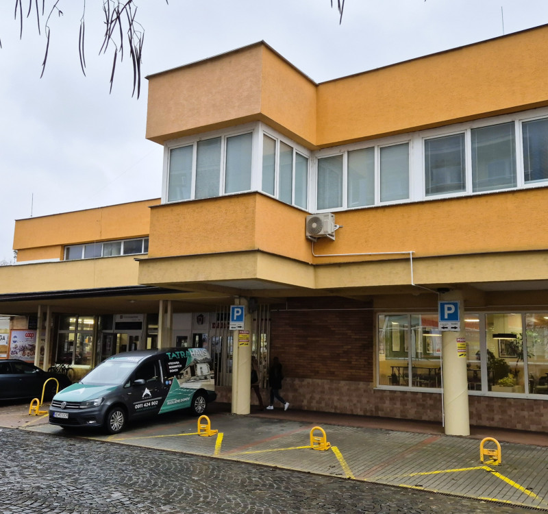 PRENÁJOM priestorov (35 m2) v CENTRE MESTA HUMENNÉ