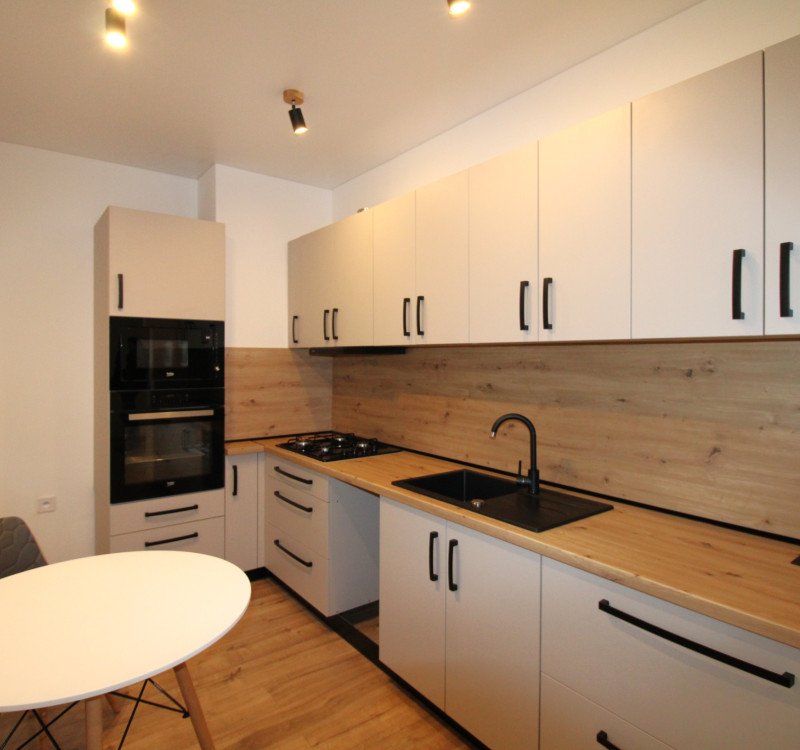 NA PRENÁJOM ÚPLNE NOVÝ 2-IZBOVÝ BYT V ŠIRŠOM CENTRE - HUMENNÉ