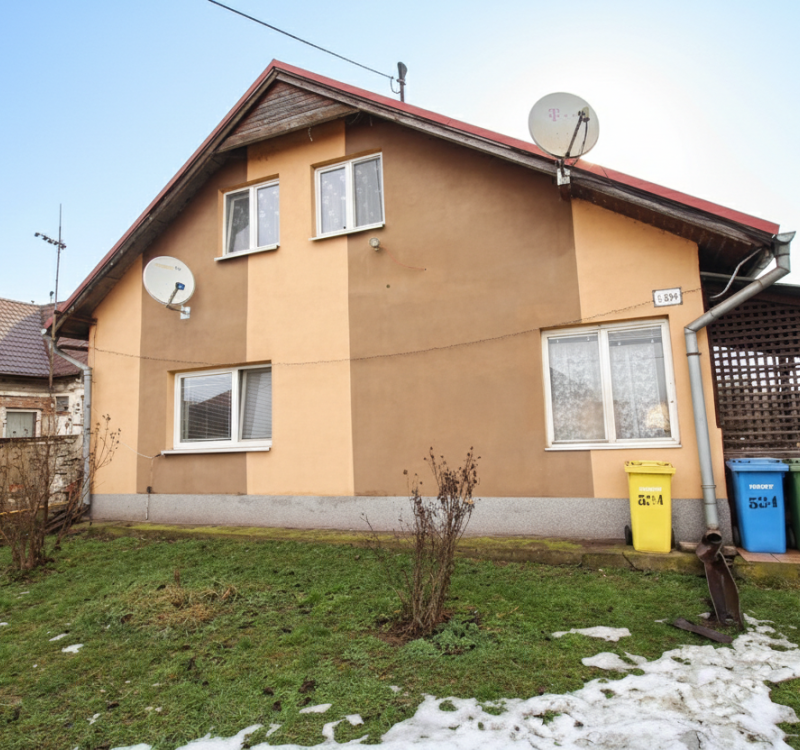 NA PREDAJ: 2-gen. Rodinný dom (2 bytové jednotky), Veľká Ida