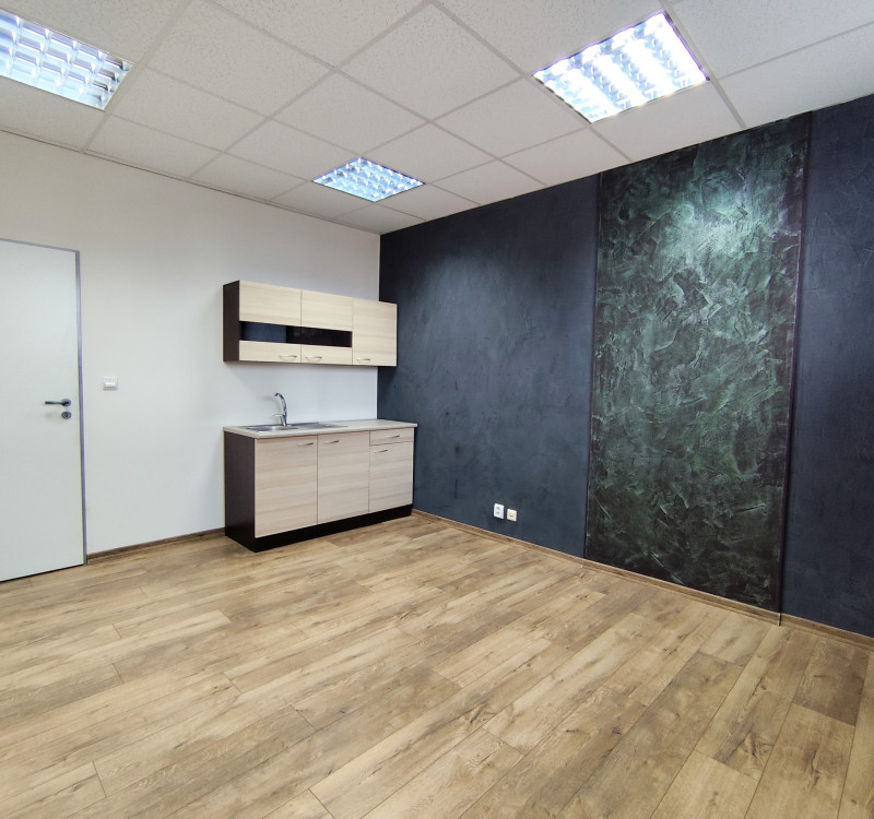 NA PRENÁJOM - kancelária v blízkosti centra mesta Michalovce