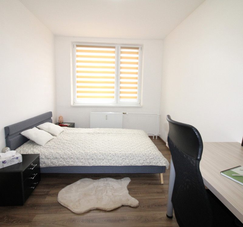 REZERVOVANÝ ZARIADENÝ 2-izbový BYT PO REKONŠTRUKCII – HUMENNÉ