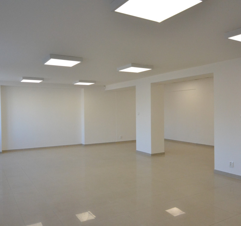 Na prenájom - priestor na prízemí 61,50 m2 na ul. Tolstého v meste Humenné