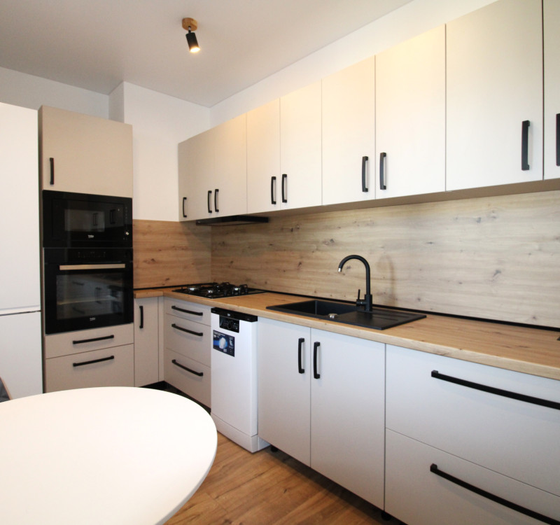 NA PRENÁJOM ÚPLNE NOVÝ 2-IZBOVÝ BYT V ŠIRŠOM CENTRE - HUMENNÉ