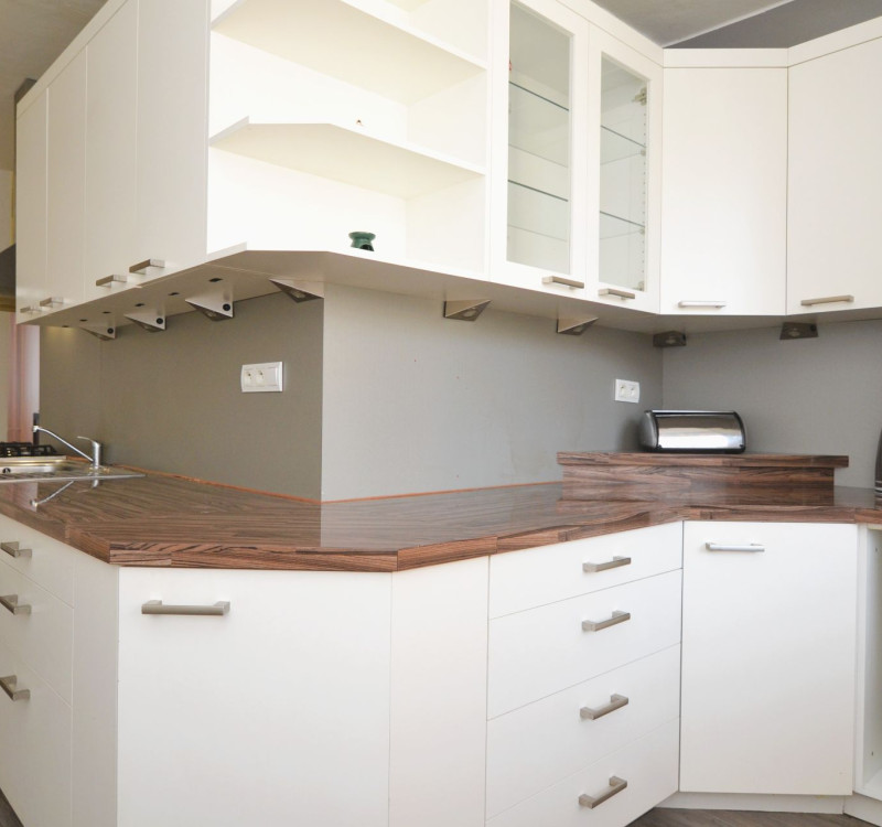 PREDAJ VEĽKÉHO (63 m2) 2-izbového bytu v HUMENNOM