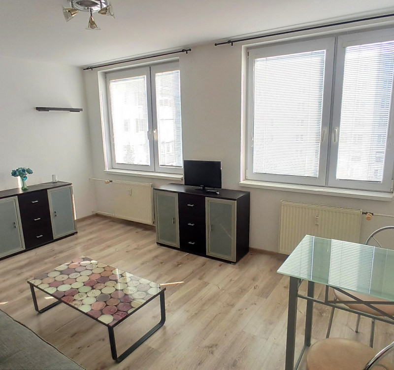 NA PRENÁJOM 1,5-IZB. BYT V MESTE HUMENNÉ