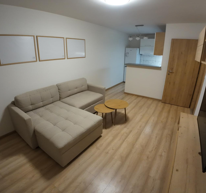 REZERVOVANÝ 2 IZBOVÝ BYT PO KOMPLETNEJ REKONŠTRUKCII HUMENNÉ