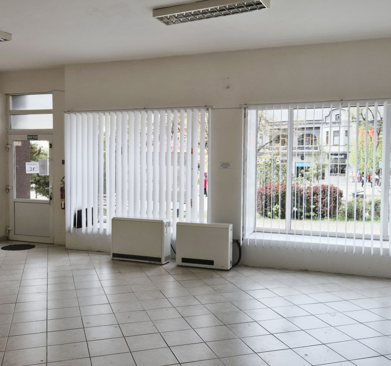 PRENÁJOM OBCHODNÉHO PRIESTORU PRIAMO V CENTRE HUMENNÉHO