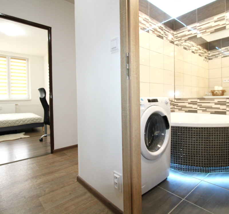 NA PRENÁJOM ZARIADENÝ 2-izbový BYT PO REKONŠTRUKCII – HUMENNÉ