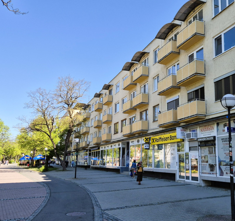 REZERVOVANÉ - PRENÁJOM 3-izbového bytu (60 m2) v centre mesta Humenné