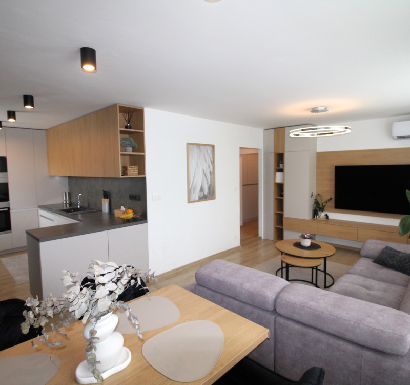 NA PREDAJ PRÉMIOVÝ 3-IZBOVÝ BYT S VÝHĽADOM 77 m² v Humennom