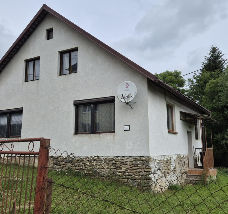 Ponúkame na predaj rodinný dom v Zboji