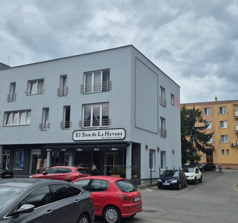 PRENÁJOM kancelárskych priestorov (42 m2) v CENTRE MESTA HUMENNÉ