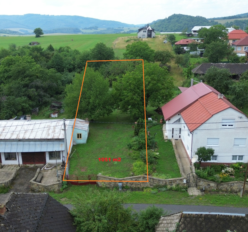 NA PREDAJ stavebný POZEMOK s LETNOU KUCHYŇOU v obci OĽŠINKOV