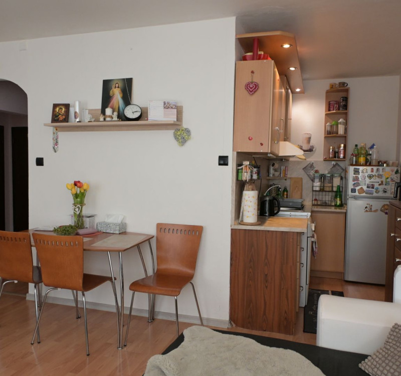 NOVÁ CENA za PREDAJ 2-izbového bytu (40 m2) HUMENNÉ sídl. 3