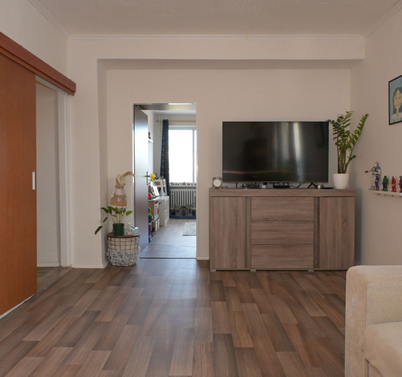 NOVÁ CENA za PREDAJ 2-izbového bytu (55 m2) s balkónom v HE