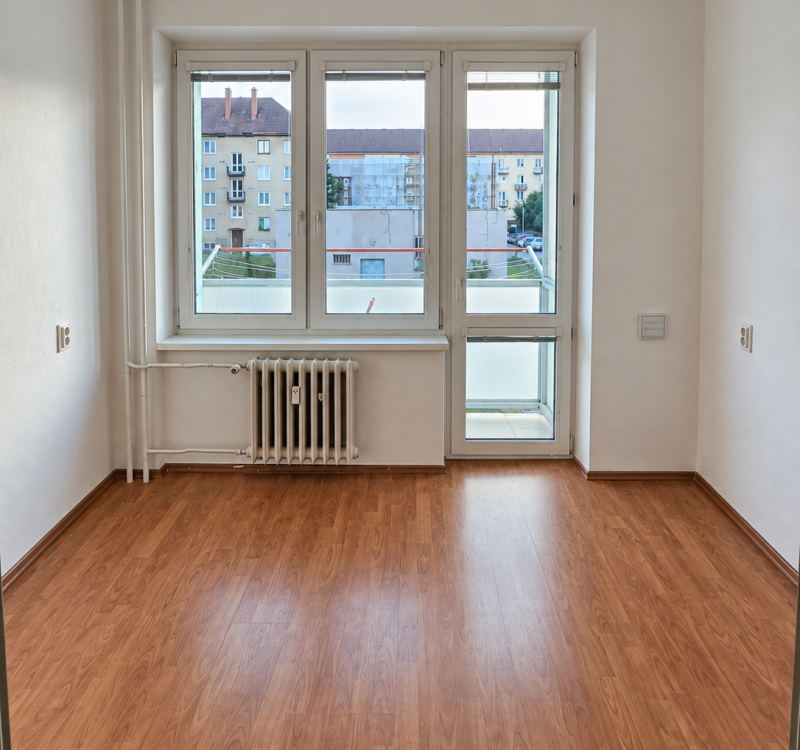 NA PREDAJ 2-izbový zrekonštuovaný byt s balkónom  v Humennom