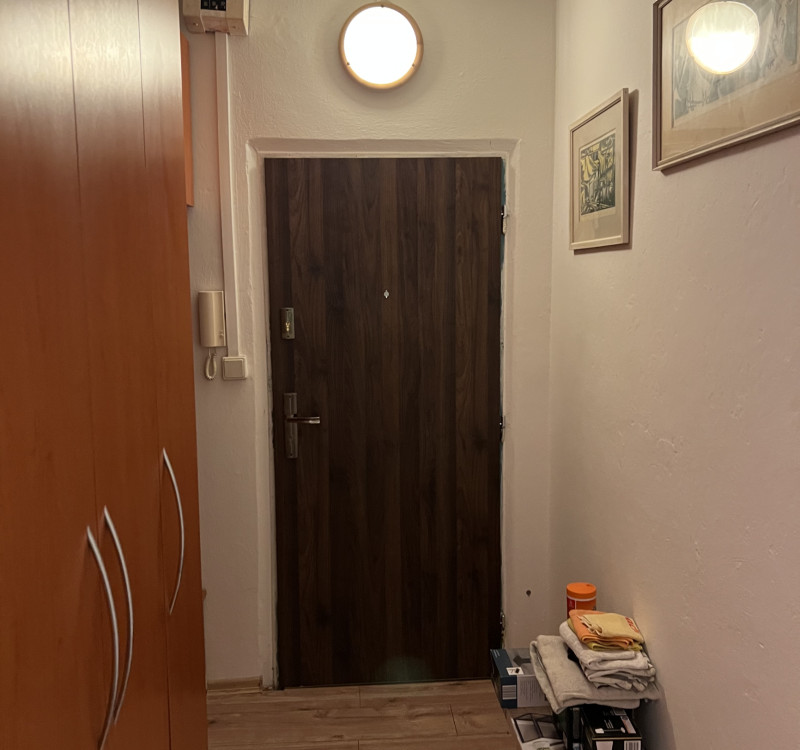 Na predaj veľká garsónka V Medzilaborciach.